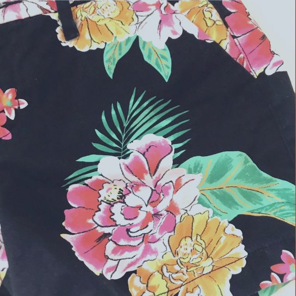 Old Navy Flowered Chino Print Shorts Size 0 - Picture 8 of 9